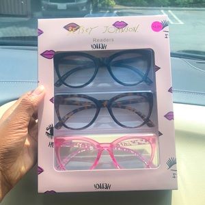 2/35 Set of 3 Betsey Johnson readers NIB 2.0